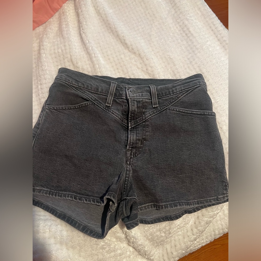 Levis shorts, size 27, black 501